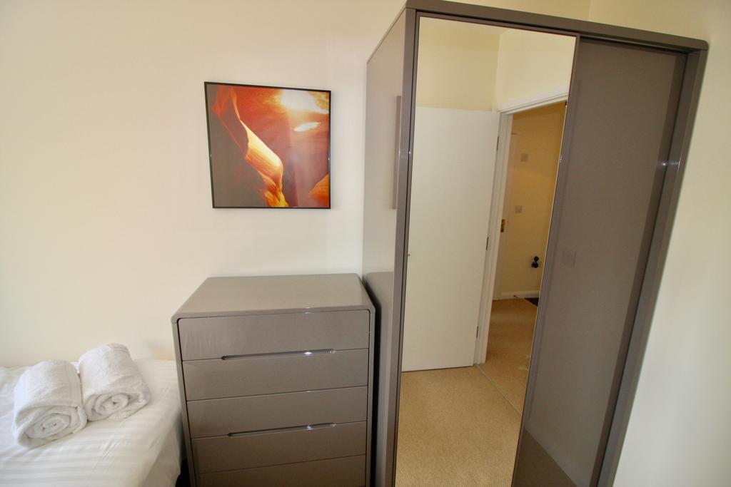 Amberblue@Epsom Apartment Екстериор снимка