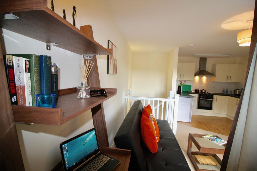 Amberblue@Epsom Apartment Екстериор снимка