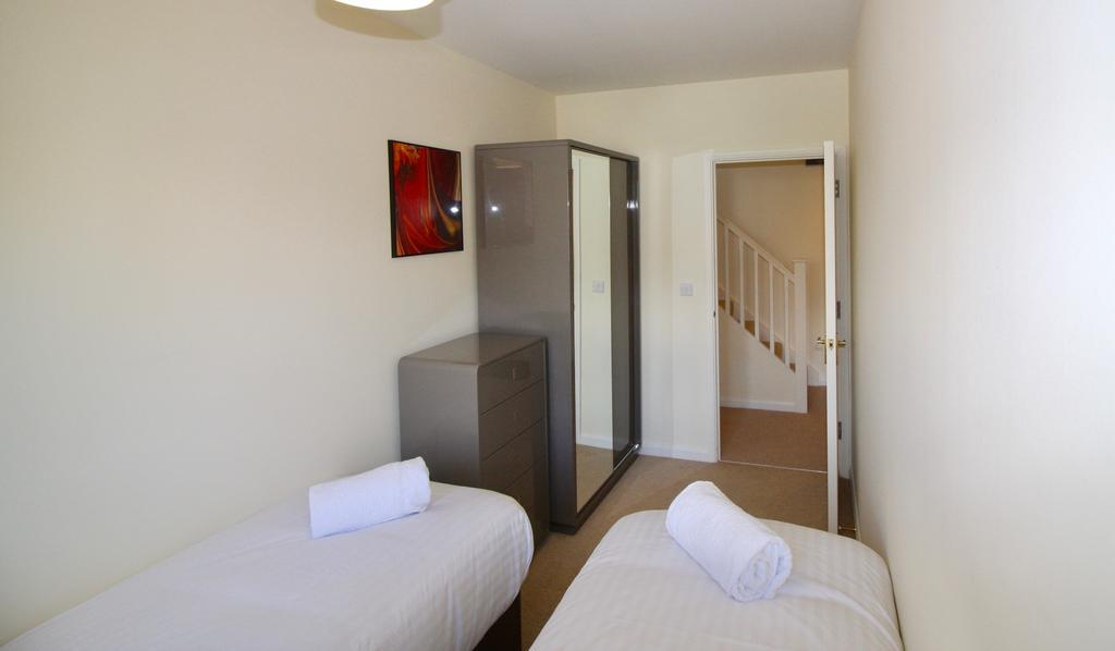 Amberblue@Epsom Apartment Екстериор снимка