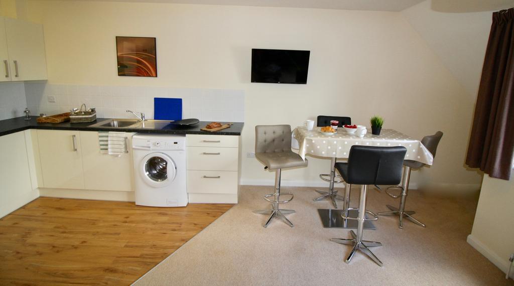 Amberblue@Epsom Apartment Екстериор снимка