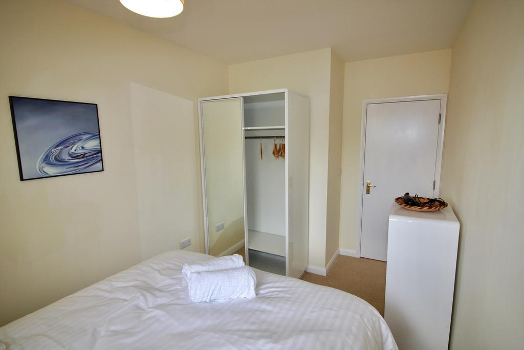 Amberblue@Epsom Apartment Екстериор снимка