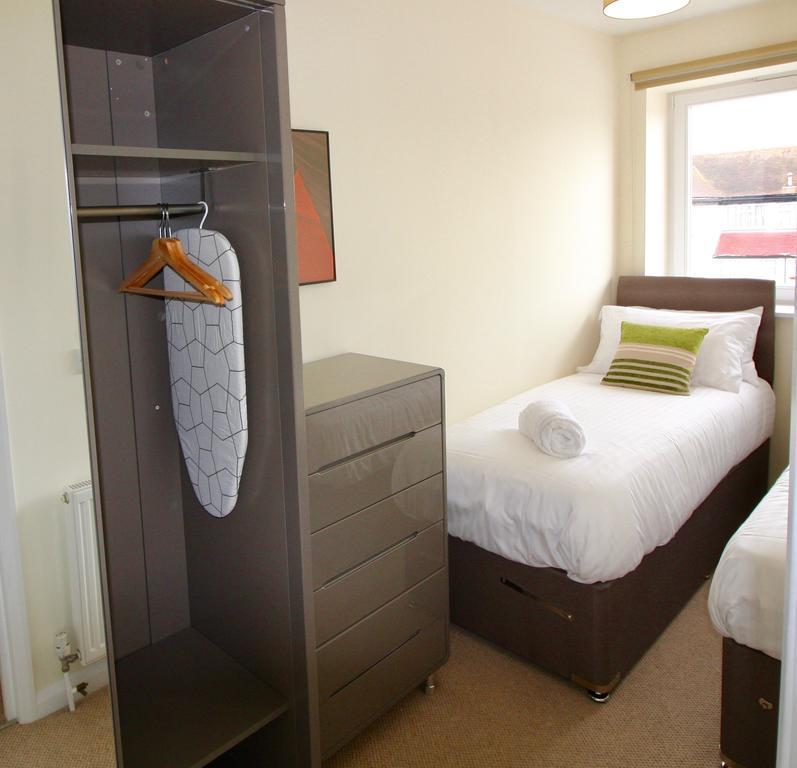 Amberblue@Epsom Apartment Екстериор снимка