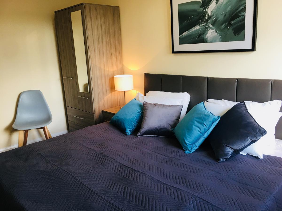 Amberblue@Epsom Apartment Екстериор снимка