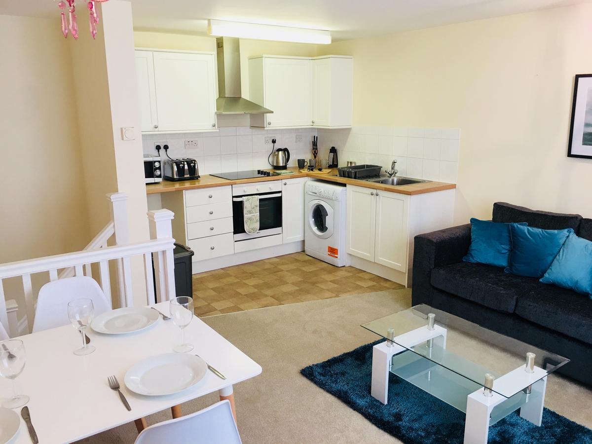 Amberblue@Epsom Apartment Екстериор снимка