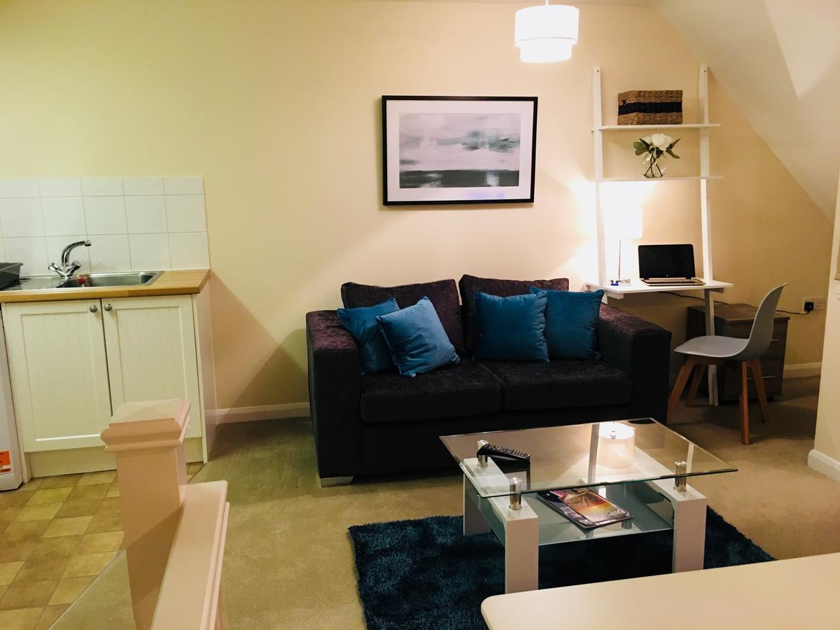 Amberblue@Epsom Apartment Екстериор снимка