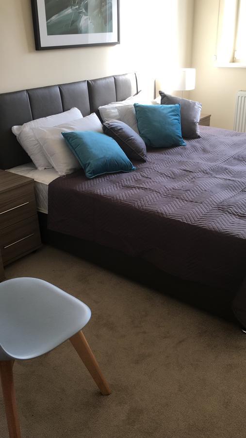 Amberblue@Epsom Apartment Екстериор снимка