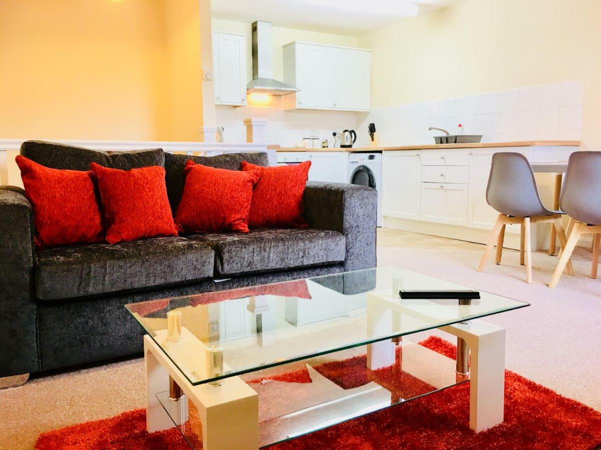 Amberblue@Epsom Apartment Екстериор снимка
